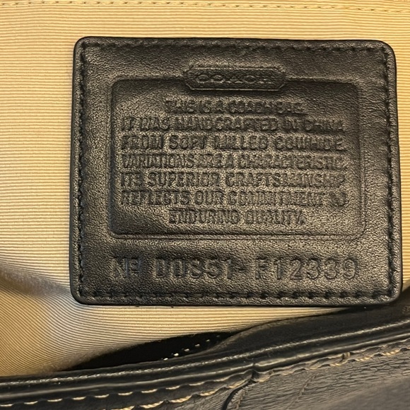 Coach Black Leather Pebble Bag | Vintage - Picture 6 of 7